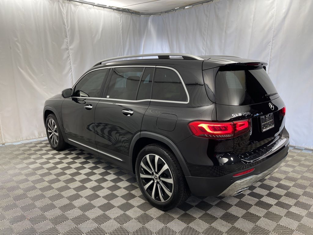 2022 Mercedes Benz GLB 250 photo 4