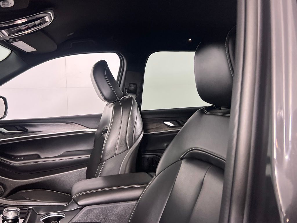 2024 Jeep Grand Cherokee Limited photo 18