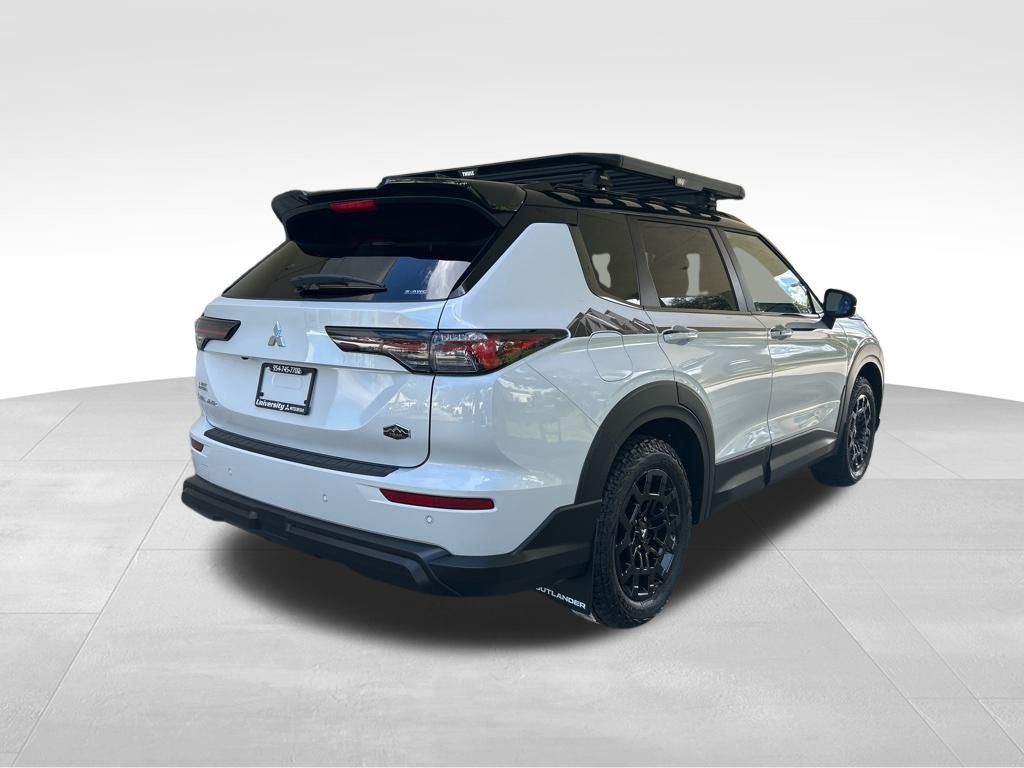 2025 Mitsubishi Outlander SE Ralliart photo 3
