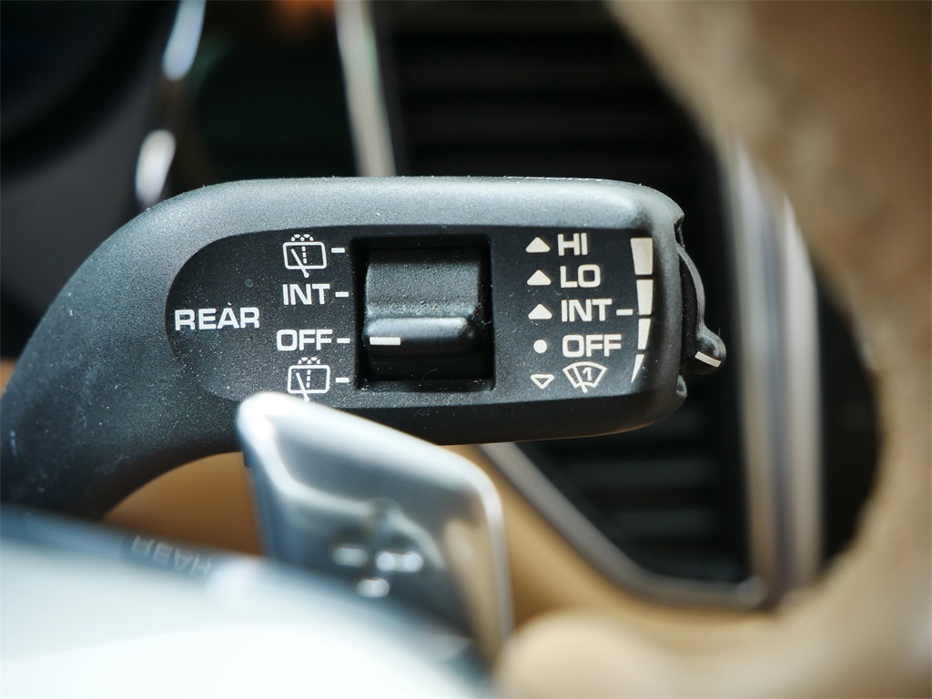 2015 Porsche Macan S photo 18