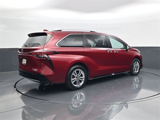 2022 Toyota Sienna Platinum photo 4