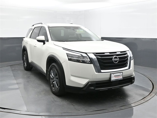 2022 Nissan Pathfinder SV photo 16
