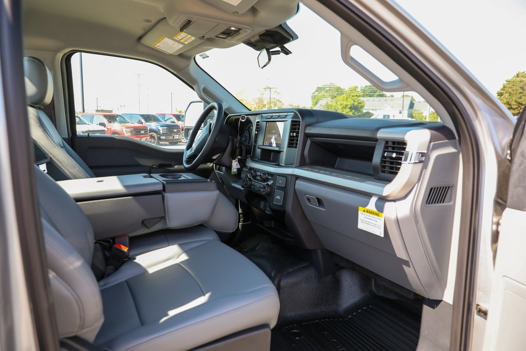 2024 Ford F-550 XL photo 19
