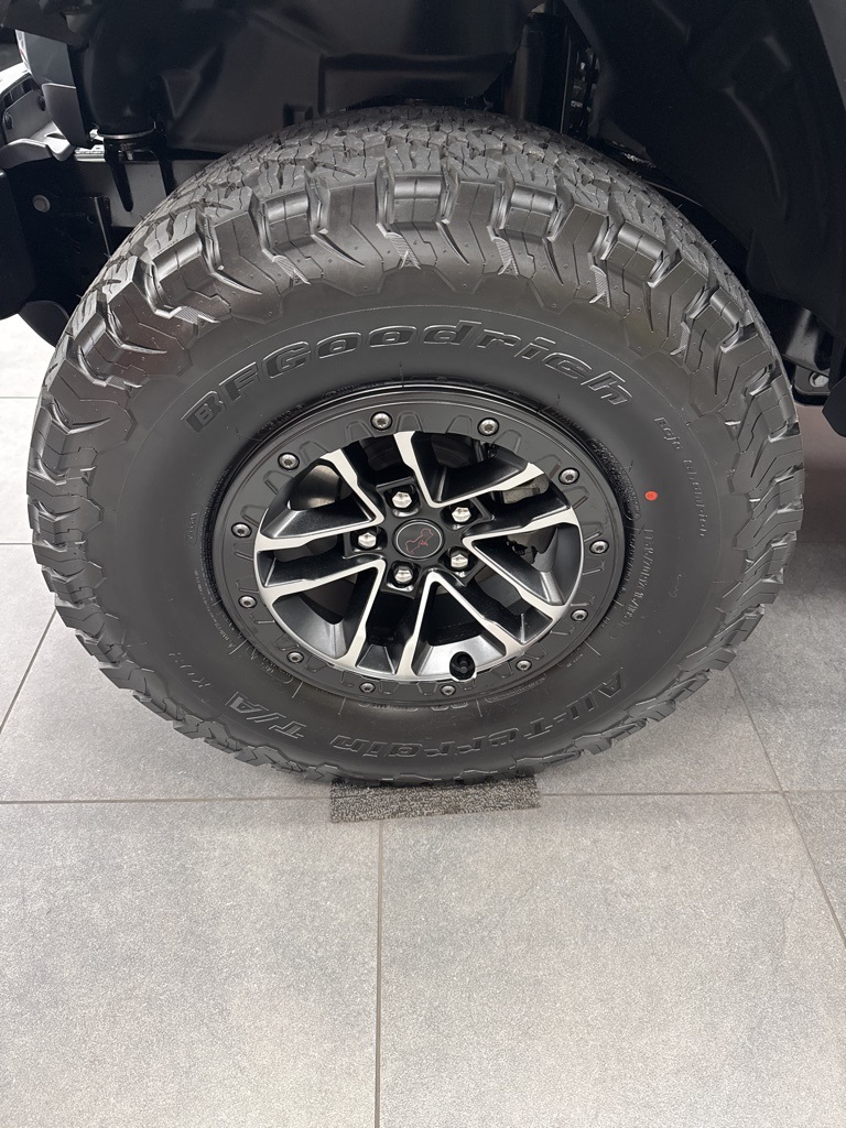 2025 Jeep Wrangler Rubicon photo 2