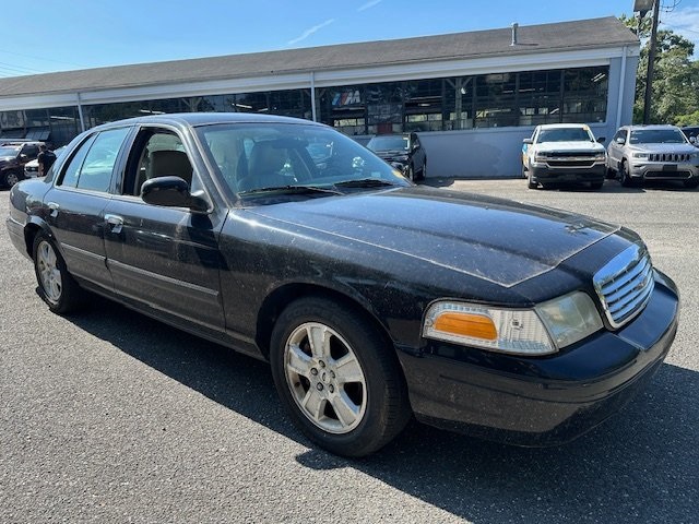 2011 Ford Crown Victoria LX photo 4