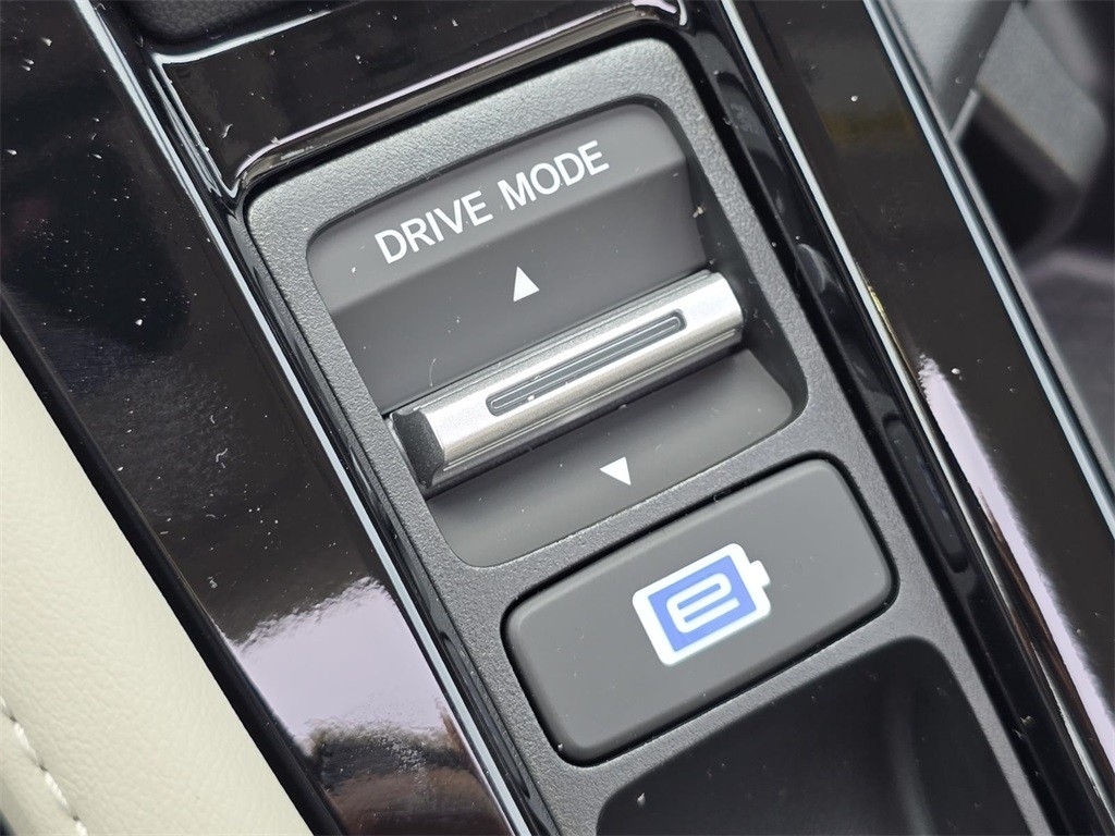 2025 Honda Accord Hybrid Touring photo 7
