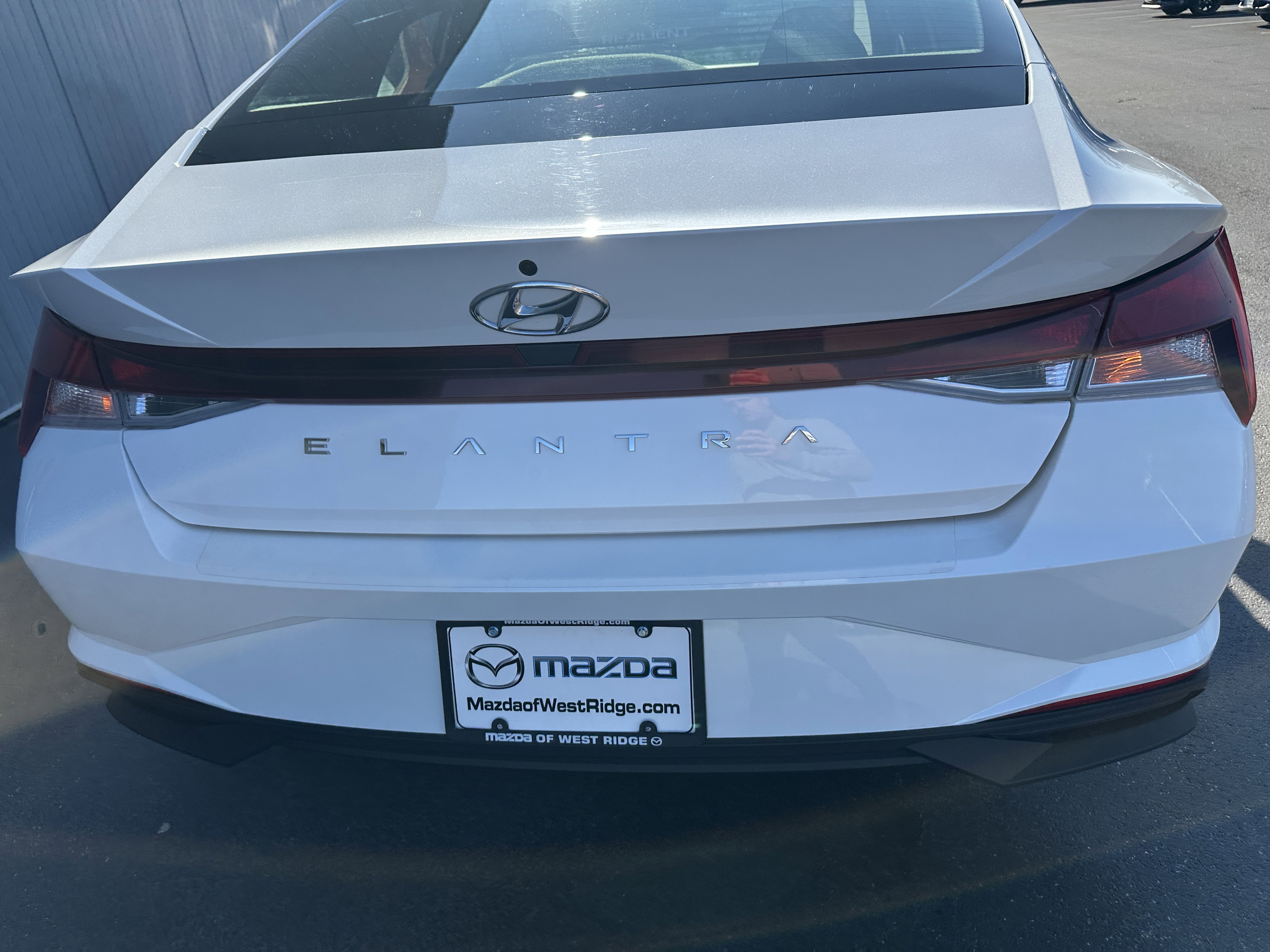 2021 Hyundai Elantra SE photo 2