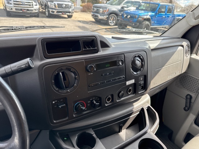 2016 Ford E-350 photo 6