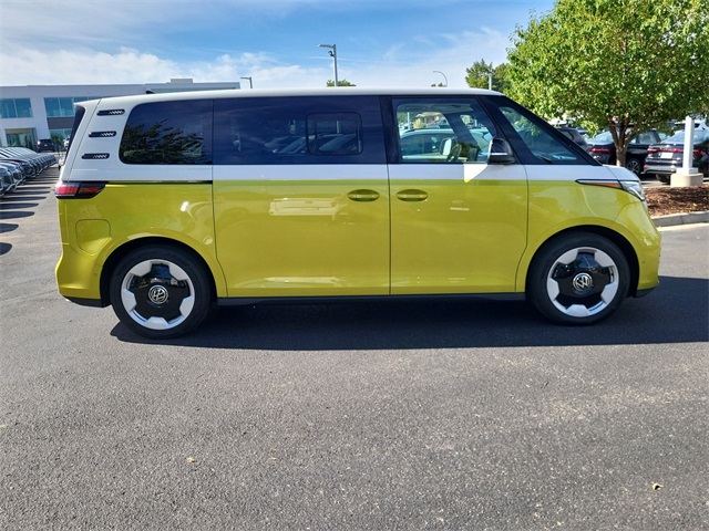 2025 Volkswagen ID. Buzz Pro Plus photo 6