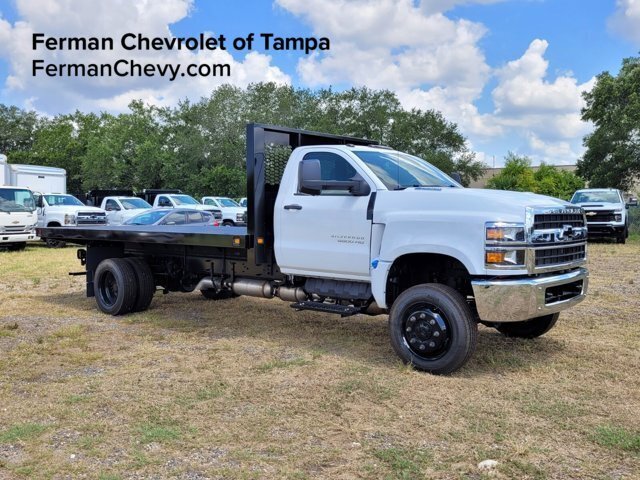 2024 Chevrolet Silverado 4500 Medium Duty Chassis Cab Work Truck's photo