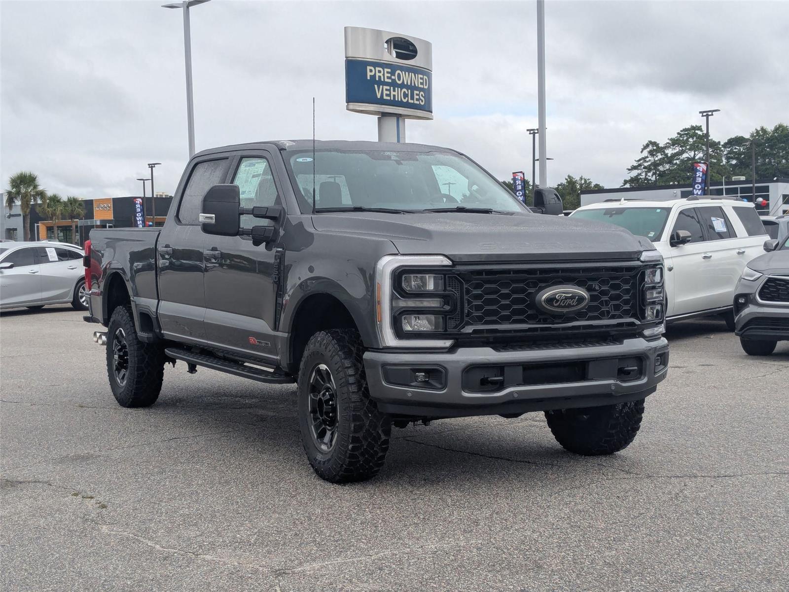 2026 Ford F-250 Lariat photo 2
