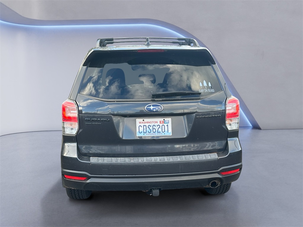 2018 Subaru Forester 2.5i Premium photo 4