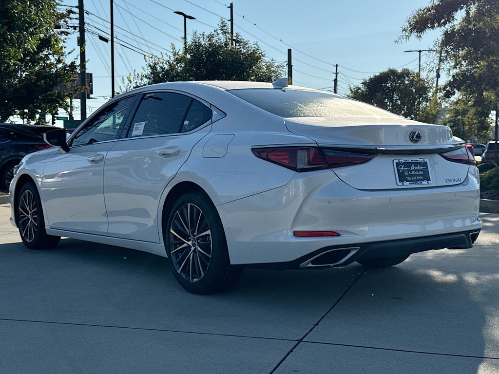 2025 Lexus ES 350 photo 2