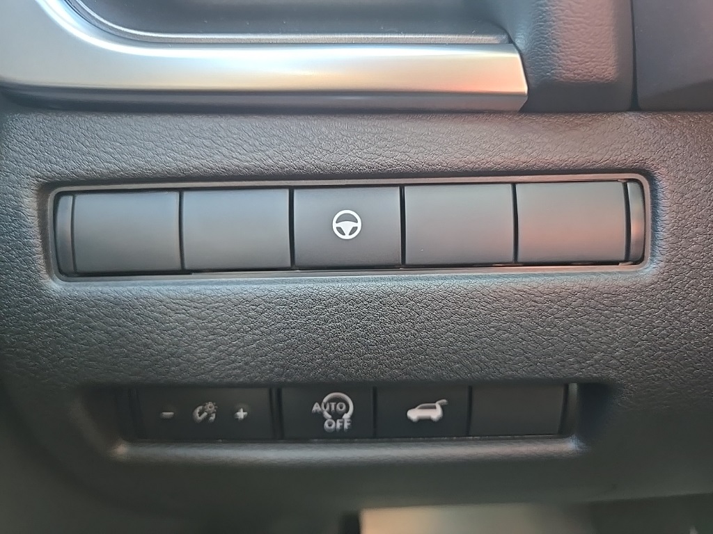 2026 Nissan Rogue SV photo 11