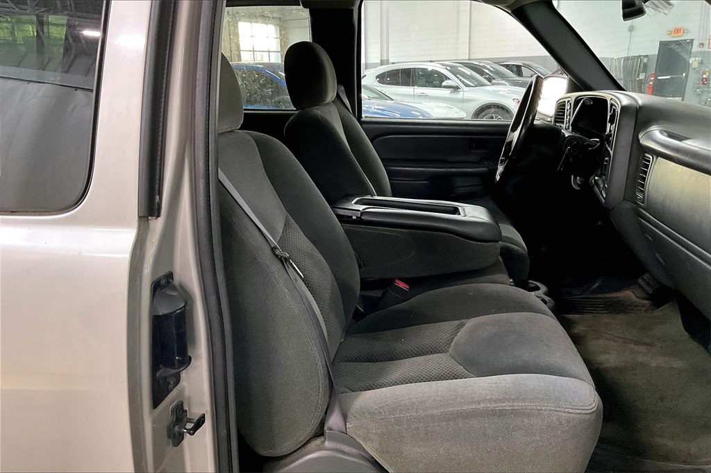 2004 CHEVROLET SILVERADO - Image 5