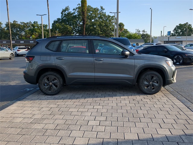 2025 Volkswagen Taos S photo 3