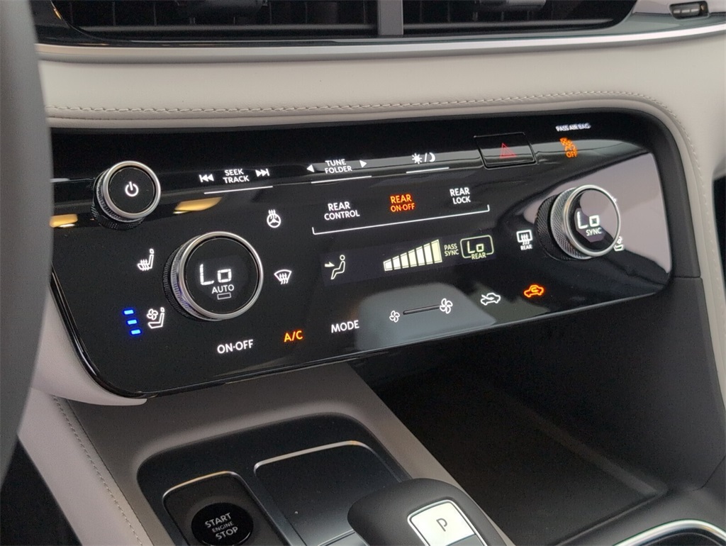 2026 Infiniti QX60 Luxe photo 13