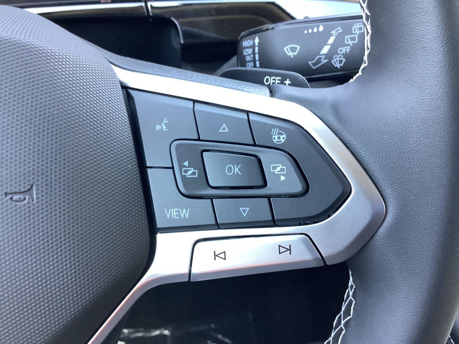 2026 Volkswagen Atlas SE Technology photo 21