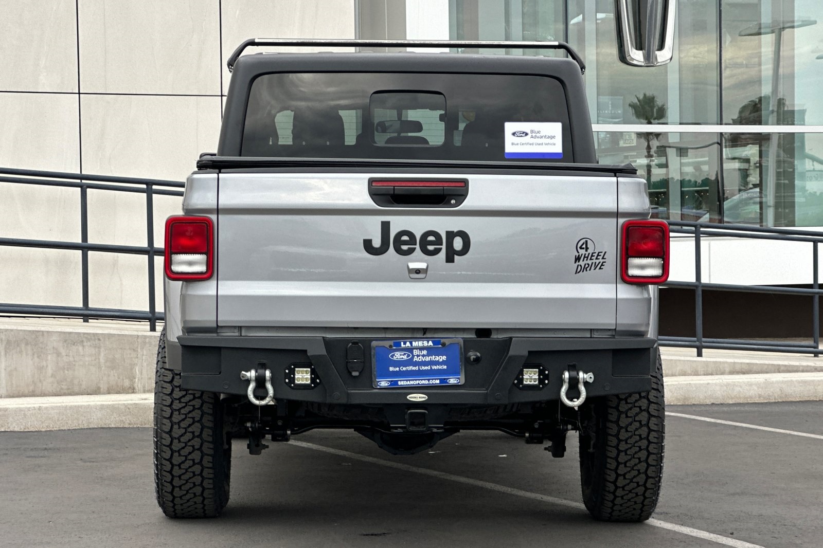 2021 Jeep Gladiator Willys photo 4