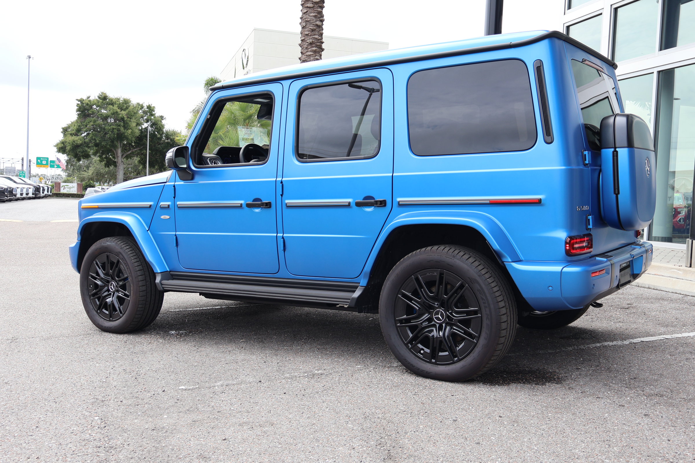 2025 Mercedes Benz G photo 3