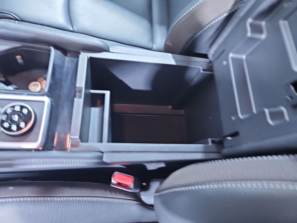 2024 Nissan Pathfinder SL photo 23