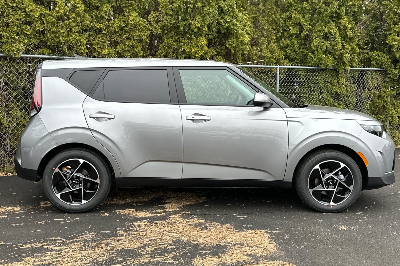 2025 Kia Soul EX photo 2