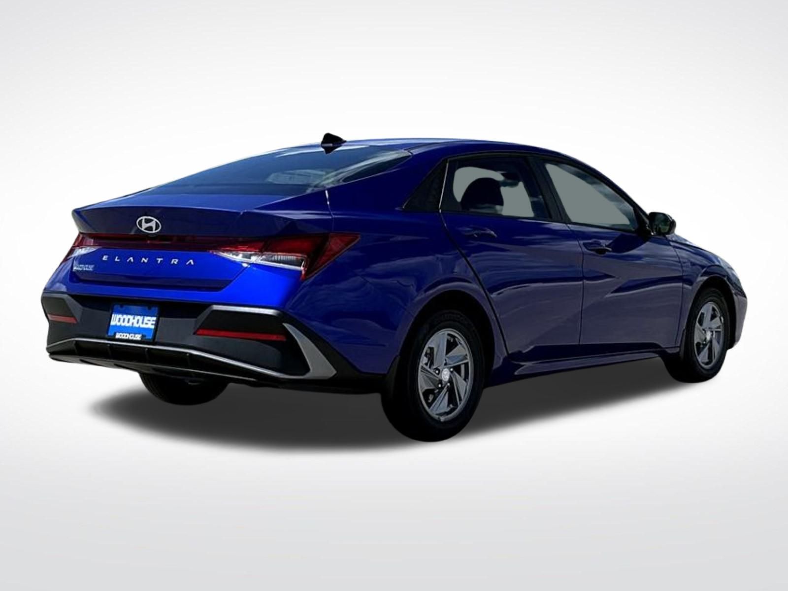 2025 Hyundai Elantra SE photo 4