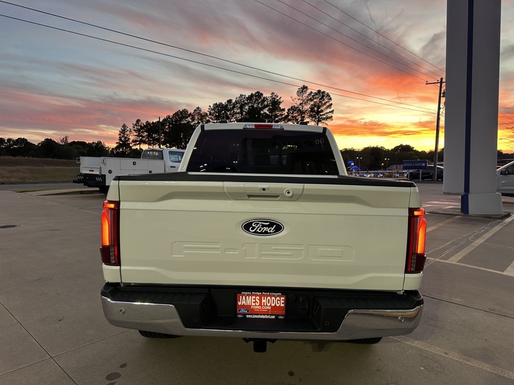 2025 Ford F-150 Lariat photo 2