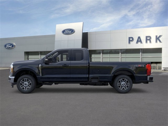 2025 Ford F-350 XLT photo 3