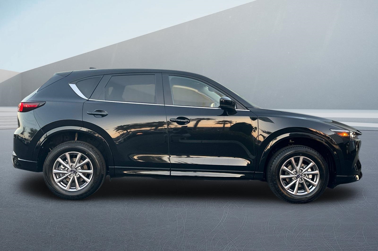2025 Mazda CX-5 2.5 S Preferred photo 2
