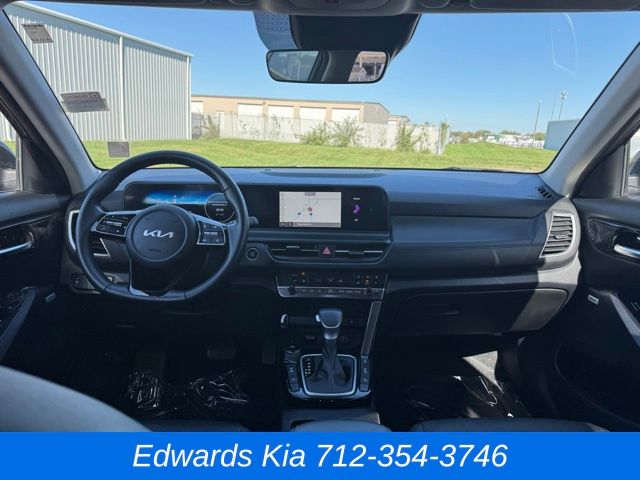 2024 Kia Seltos SX photo 19