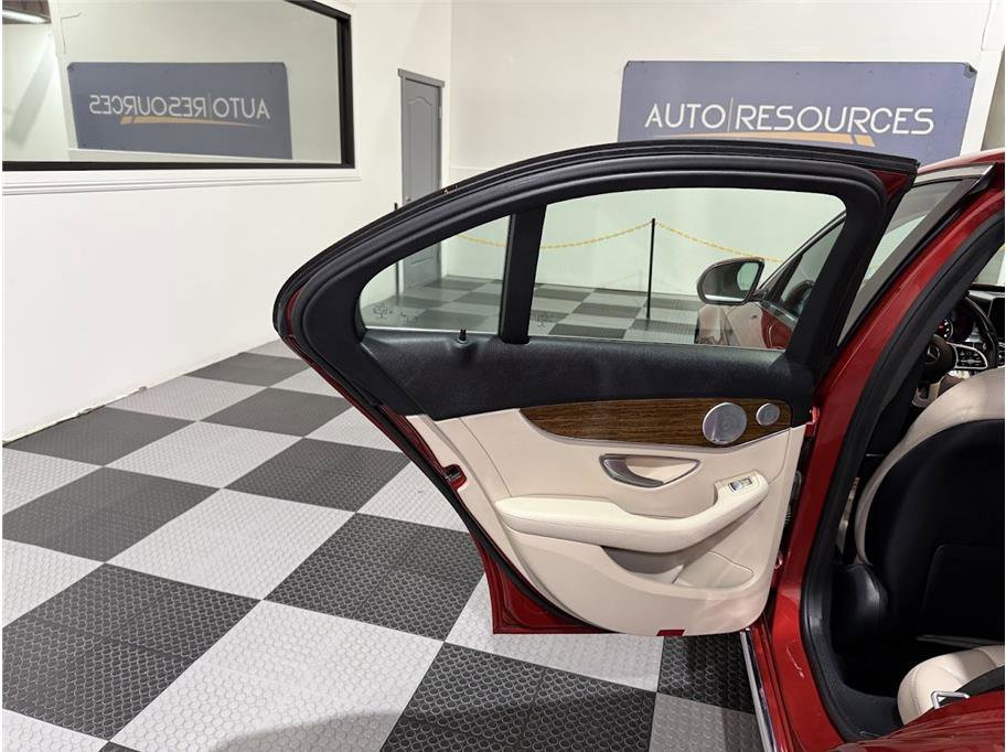 2019 Mercedes Benz C 300 photo 15