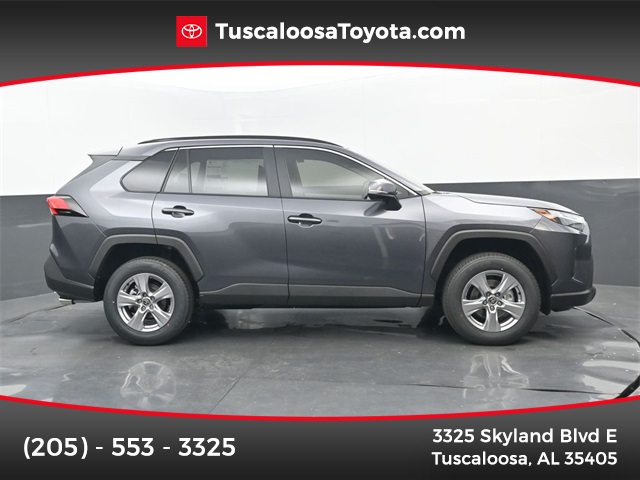 2025 Toyota RAV4 XLE's photo