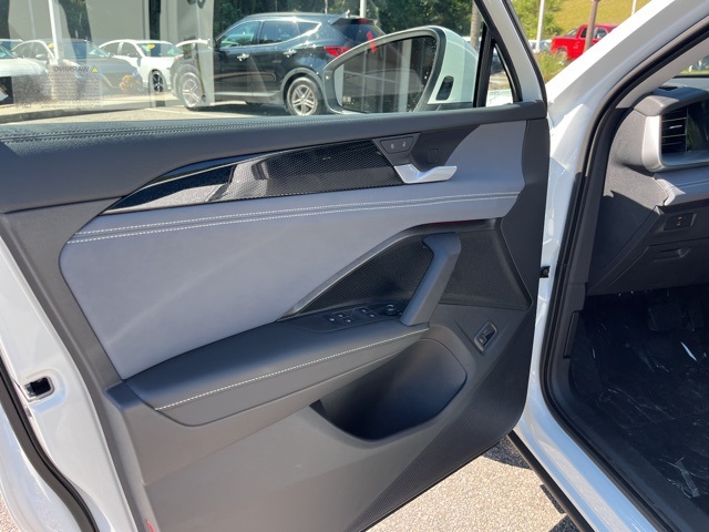 2025 Volkswagen Tiguan SE photo 4