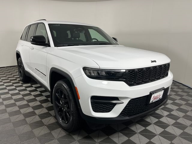 2025 Jeep Grand Cherokee Altitude X photo 2