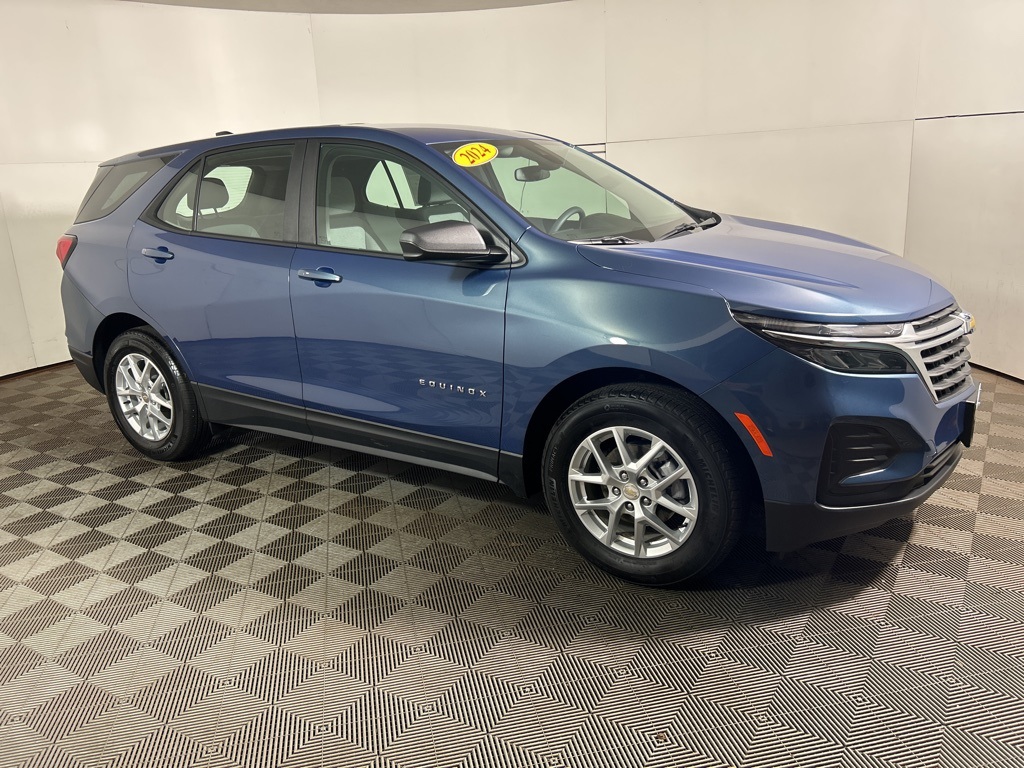2024 Chevrolet Equinox LS photo 4