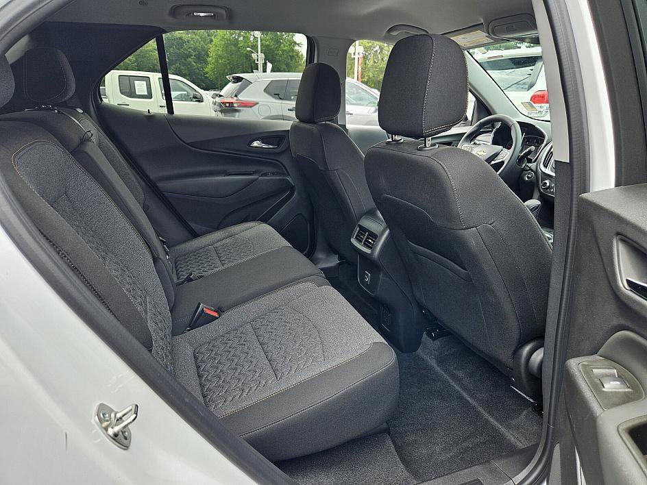 2024 Chevrolet Equinox LT photo 12