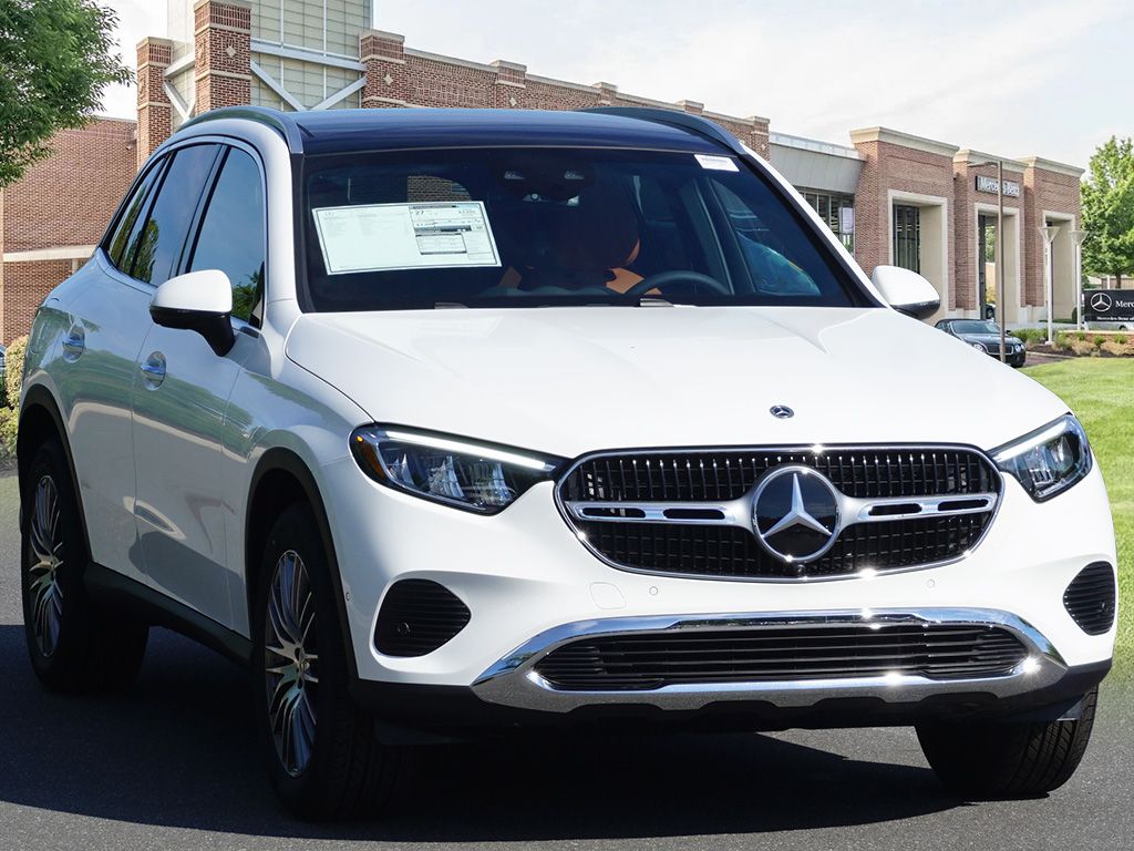2026 Mercedes Benz GLC 300 photo 3