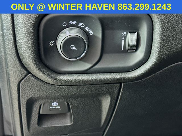2025 Ram 1500 Tradesman photo 7
