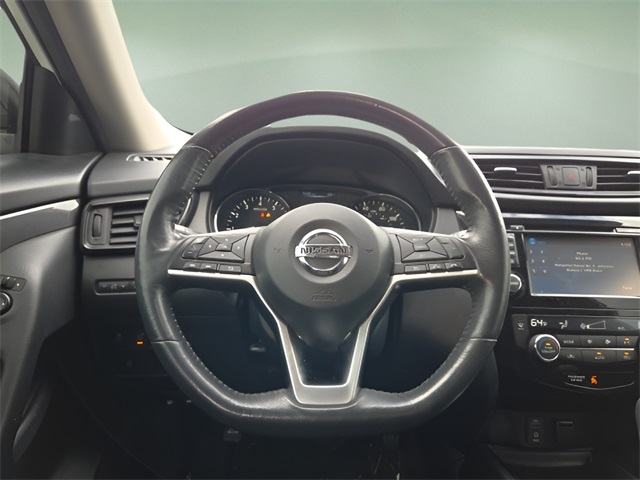 2017 Nissan Rogue SV photo 12