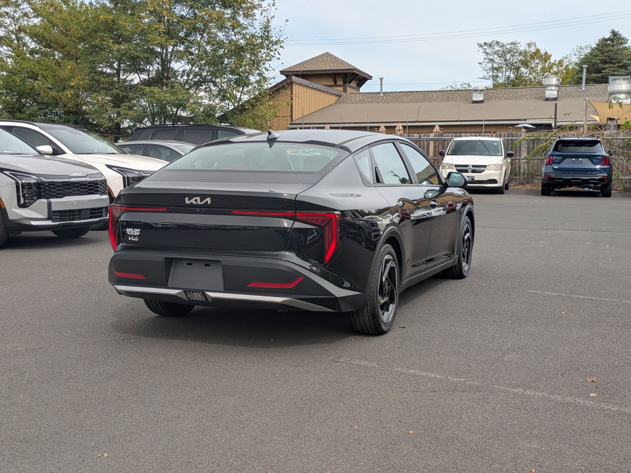 2025 Kia K4 EX photo 3