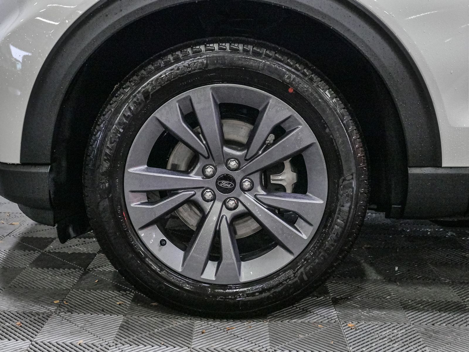 2025 Ford Explorer photo 15