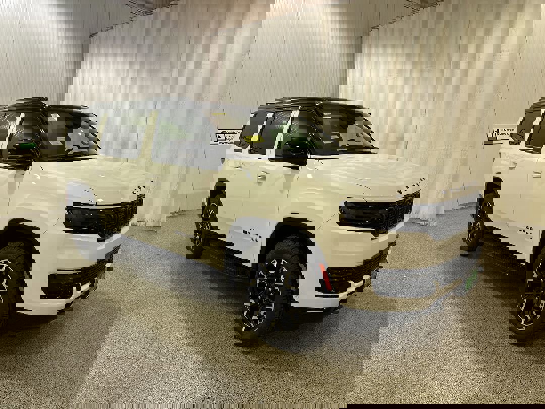 2025 Jeep Wagoneer Series II's photo