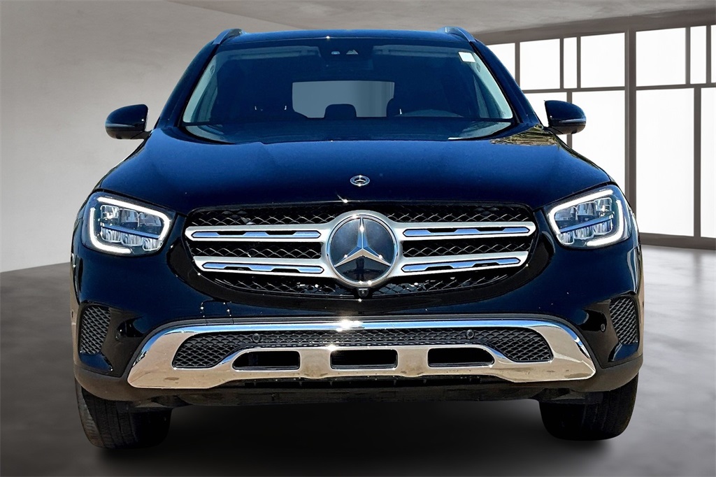2022 Mercedes Benz GLC 300 photo 2