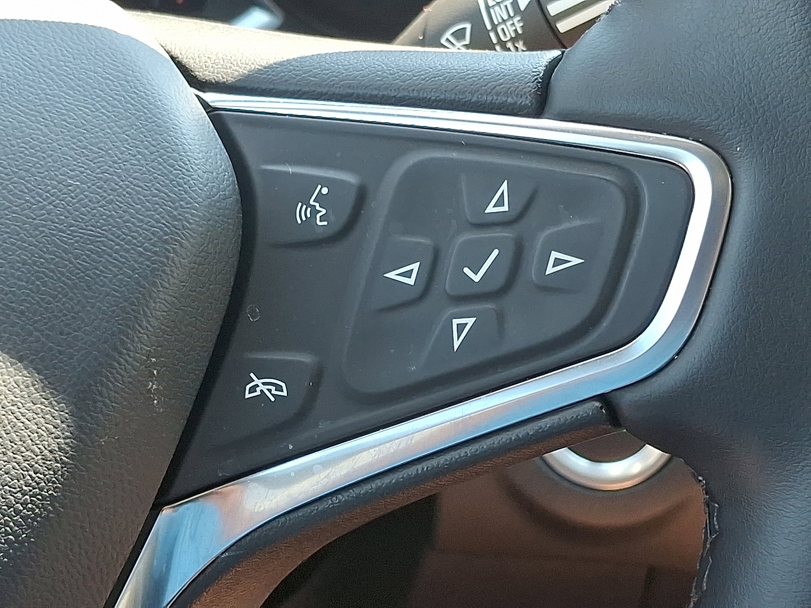 2024 Chevrolet Equinox LT photo 19
