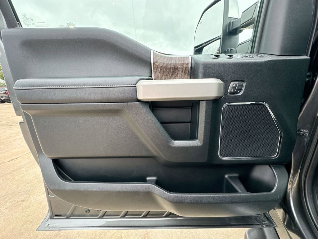 2019 Ford F-250 Lariat photo 20