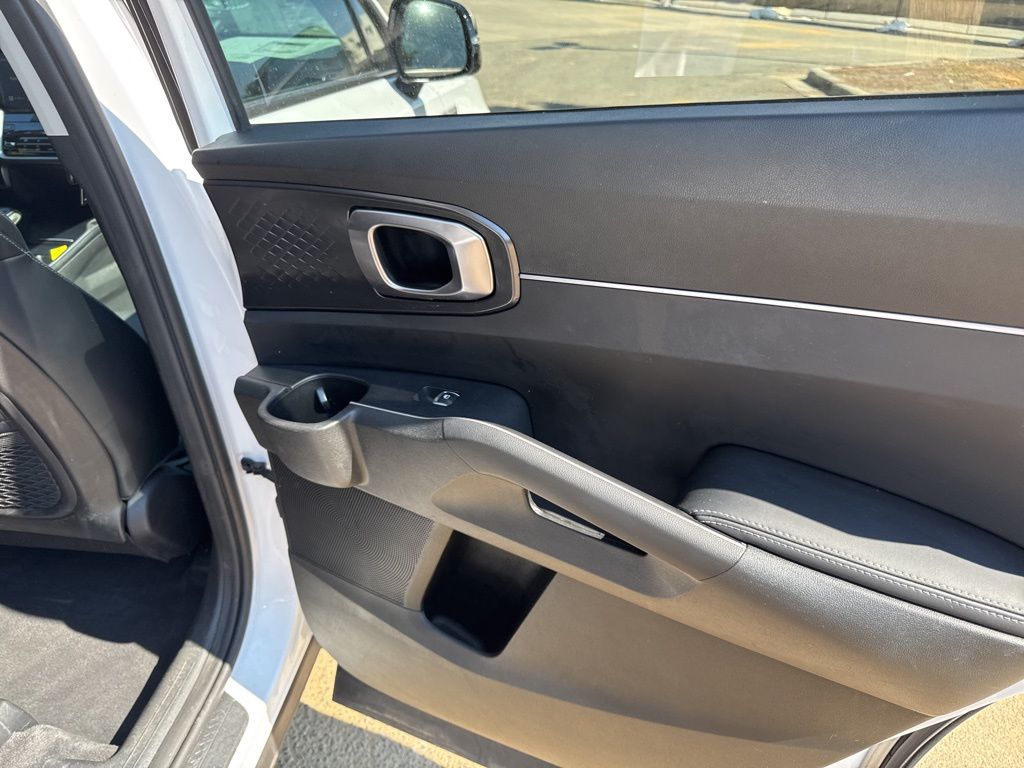 2021 Kia Sorento S photo 13