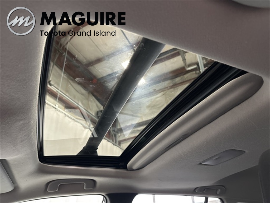 2022 Toyota Corolla Cross LE photo 4