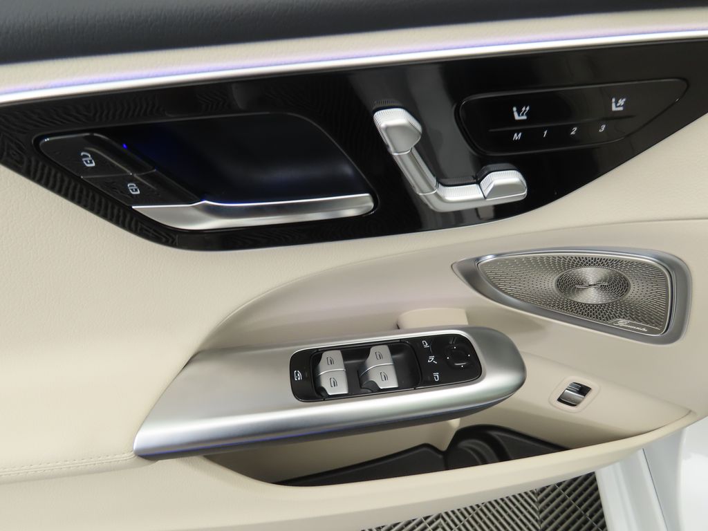2025 Mercedes Benz C 300 photo 25