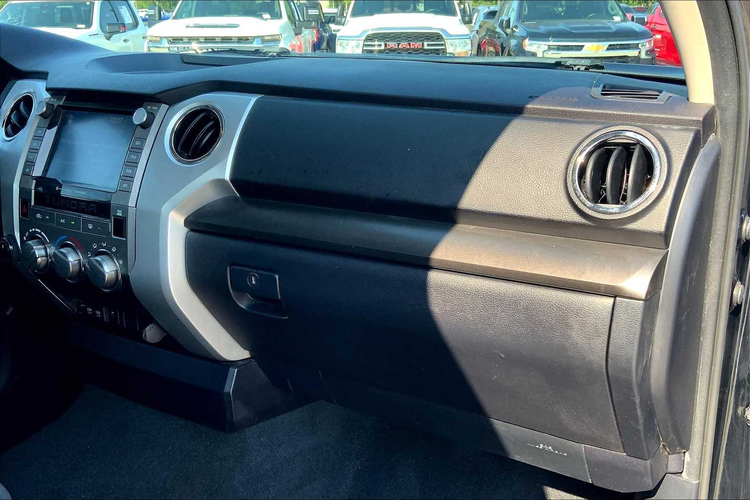 2020 Toyota Tundra SR5 Grade photo 15